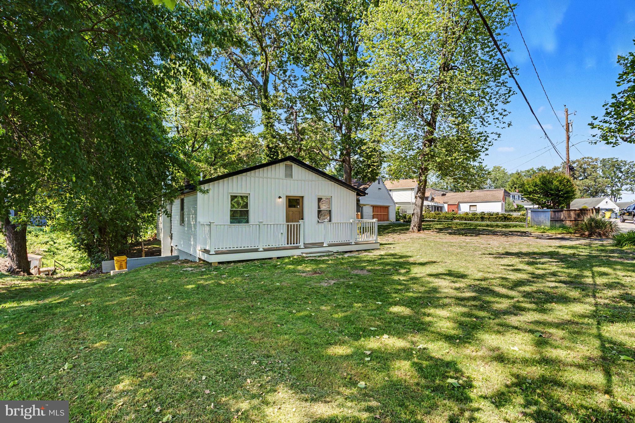 910 PIERPOINT DRIVE