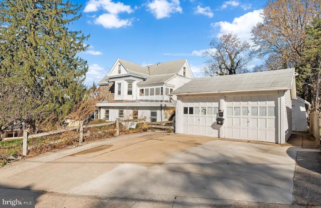 Photo of 7301 Chestnut Avenue #GARAGE, MELROSE PARK, PA 19027 (MLS # PAMC2196164)