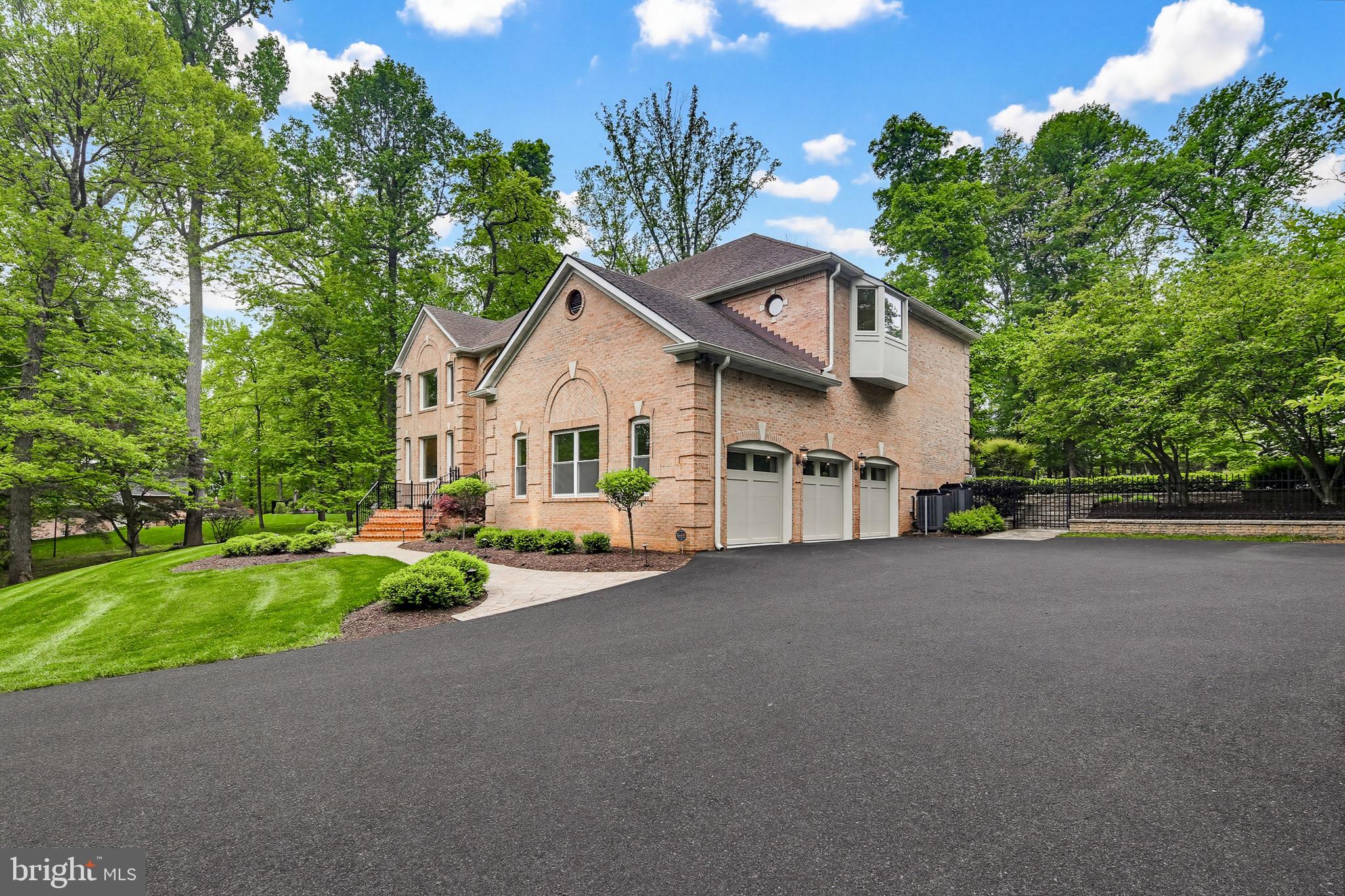 4290 BUCKSKIN LAKE DRIVE W