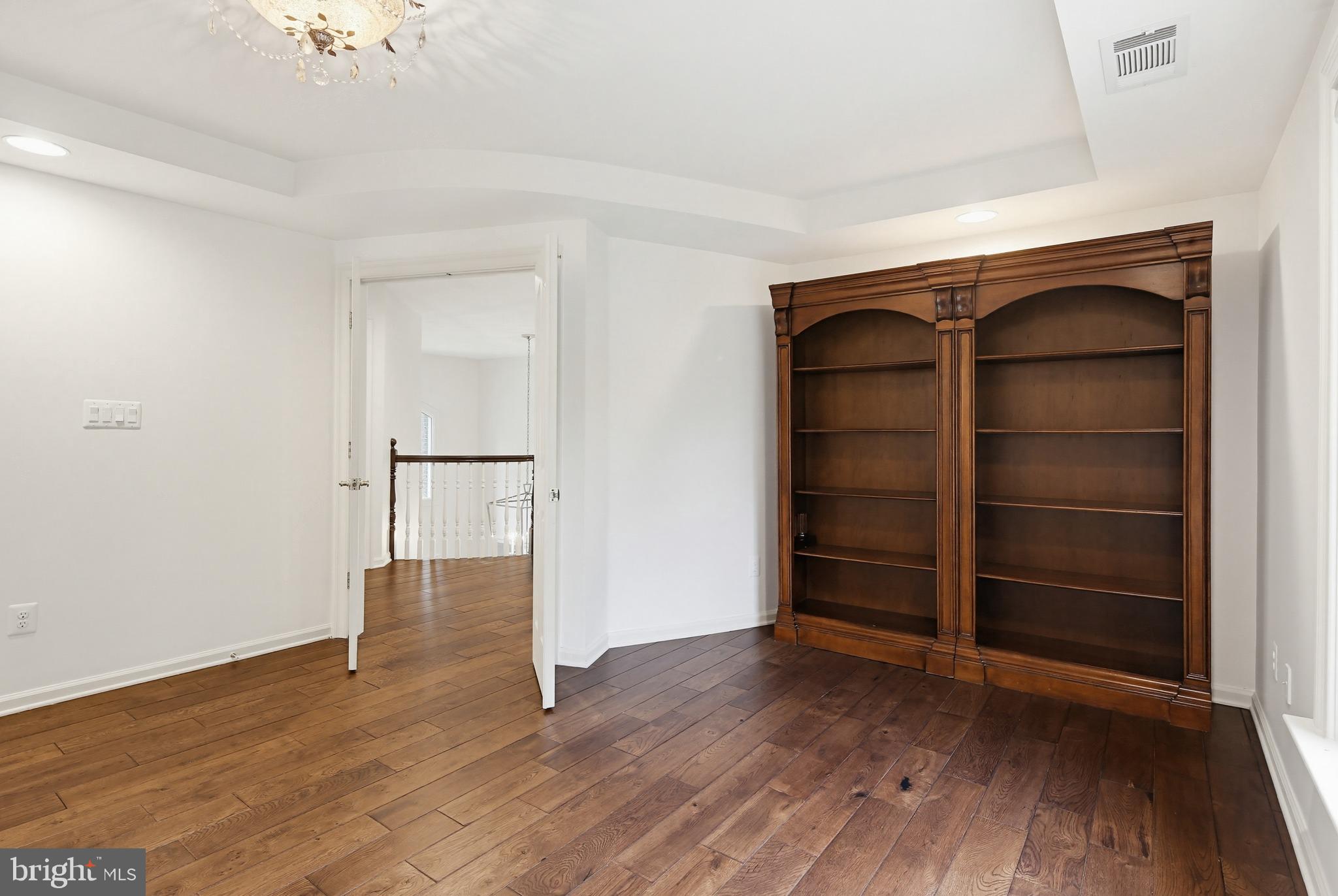 BUCKSKIN WOODS - Residential