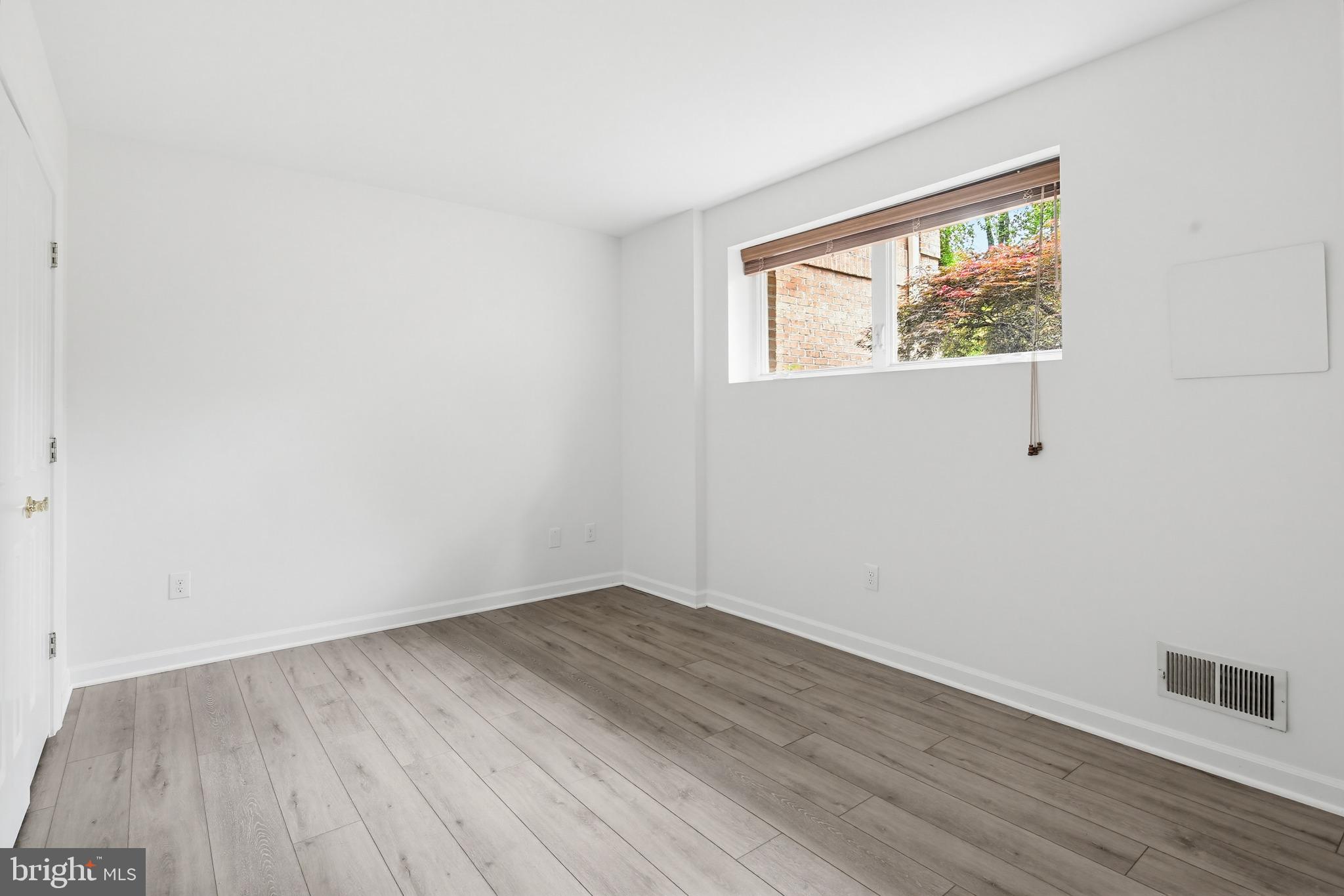 BUCKSKIN WOODS - Residential
