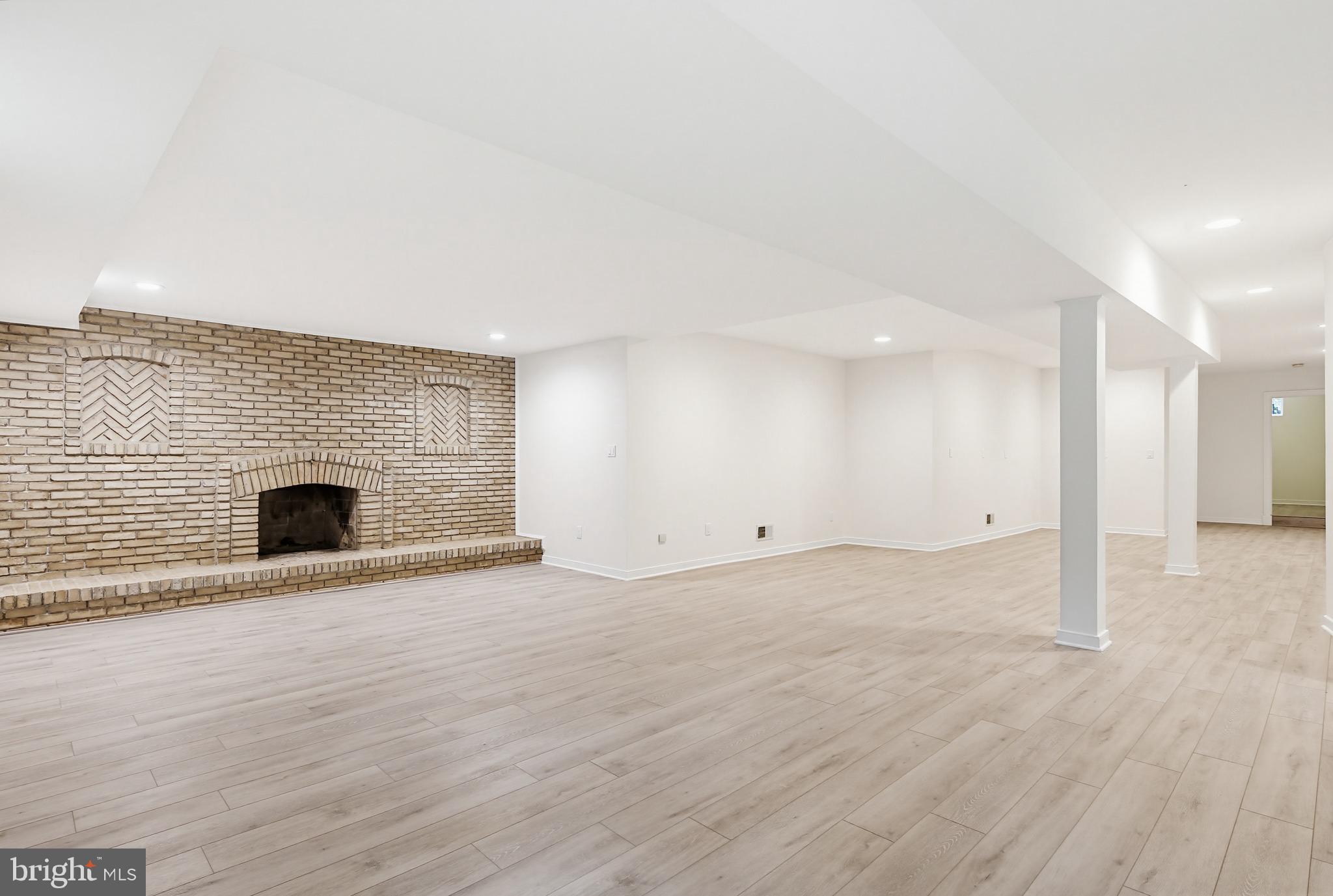 BUCKSKIN WOODS - Residential