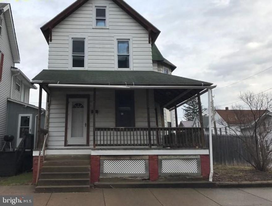 What an opportunity!  This home has tons of potential and is priced to sell!  Property being sold as-is, no SDS, corporate addendums apply.  Buyer is responsible for any municipal inspections/repairs as required.  Call today for your personal tour!