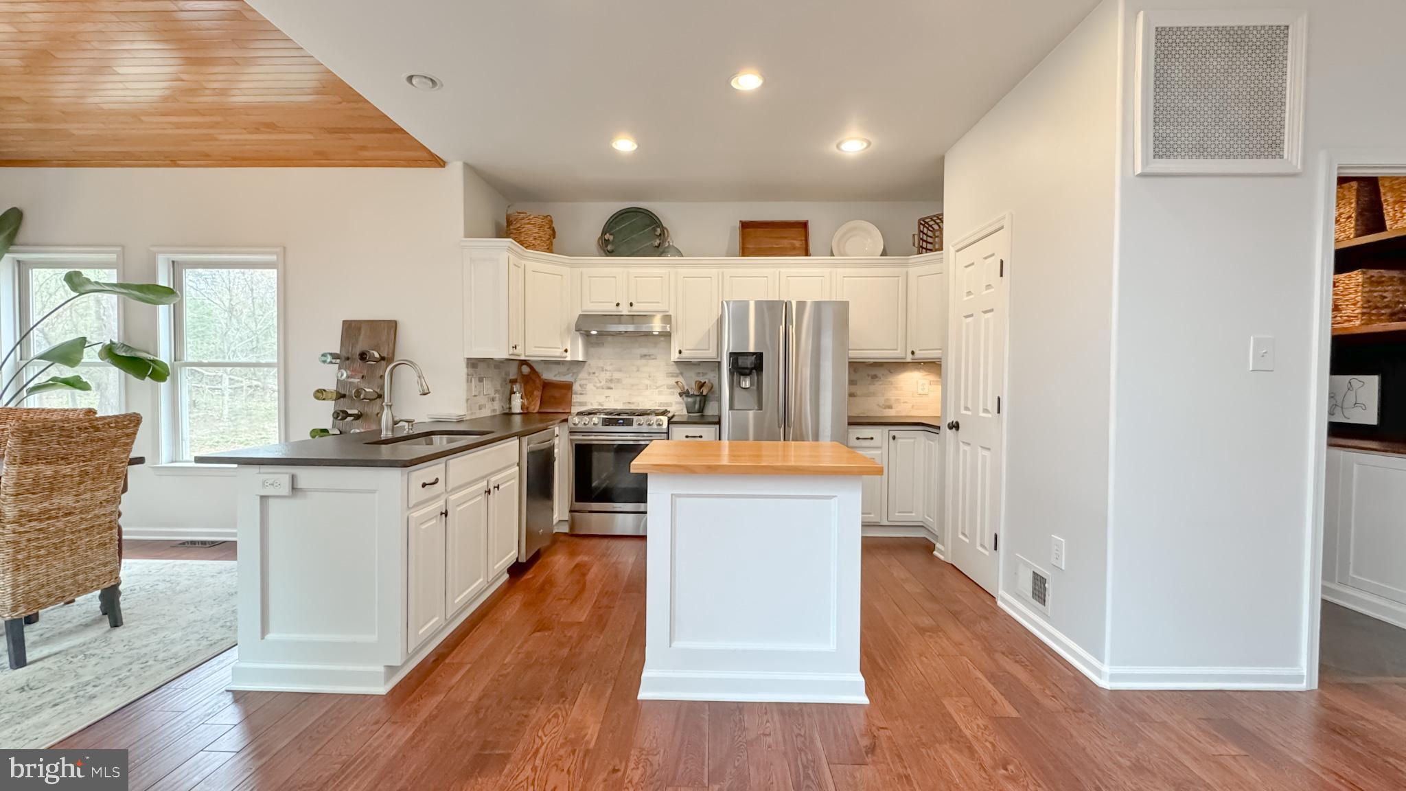 BROOKSTONE - Residential