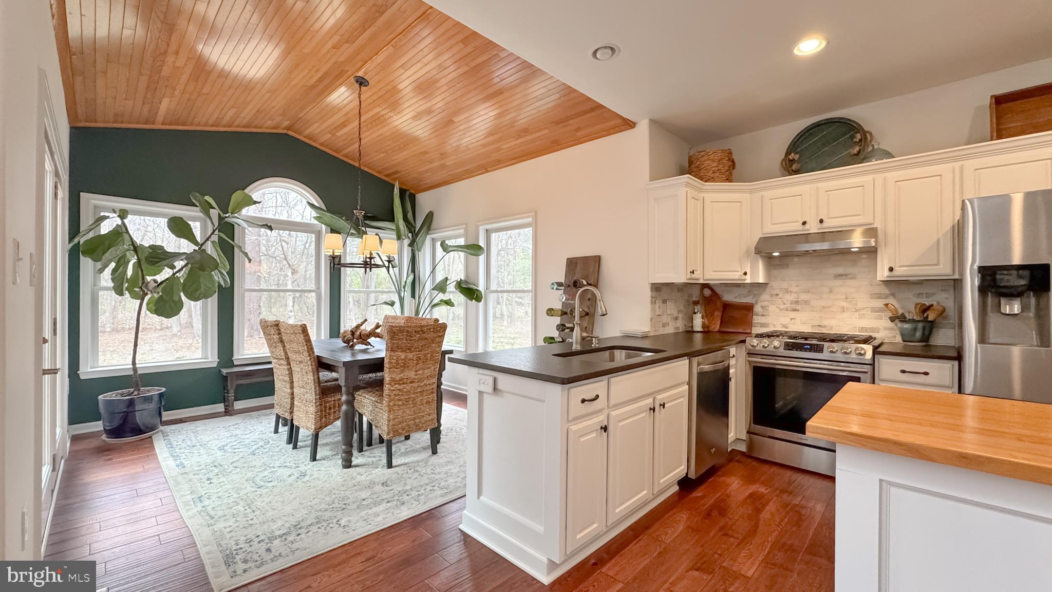 BROOKSTONE - Residential