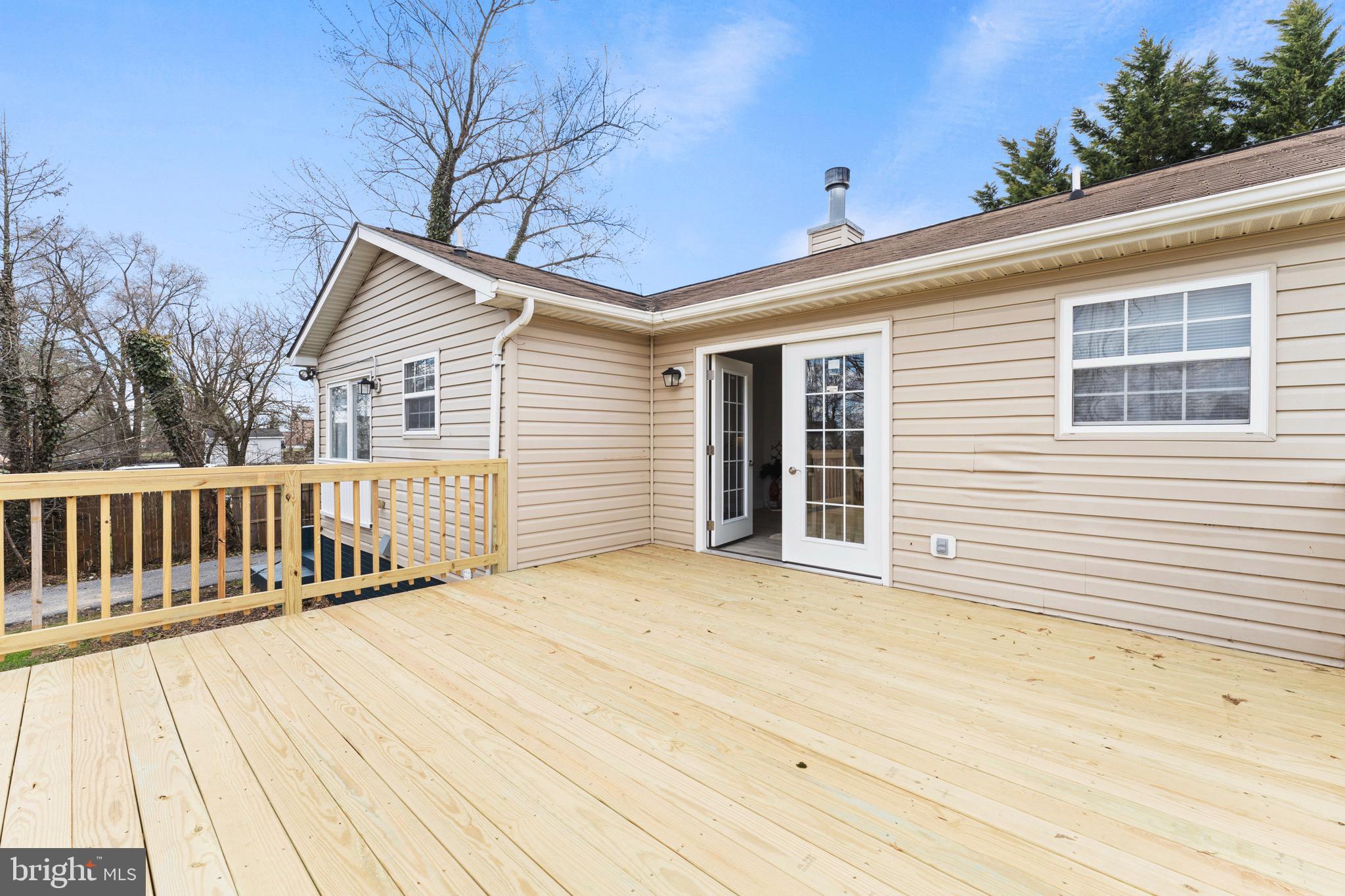 WINDSOR  MILL - Residential