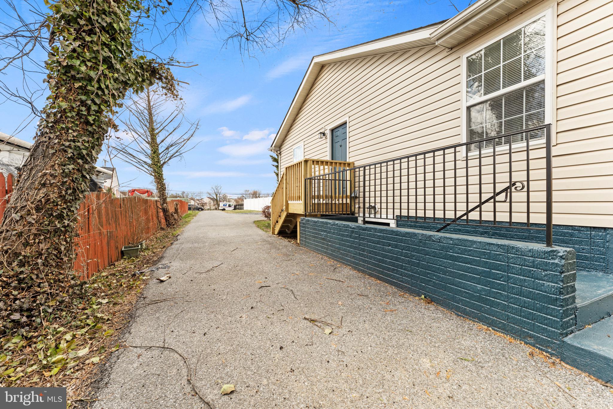 WINDSOR  MILL - Residential