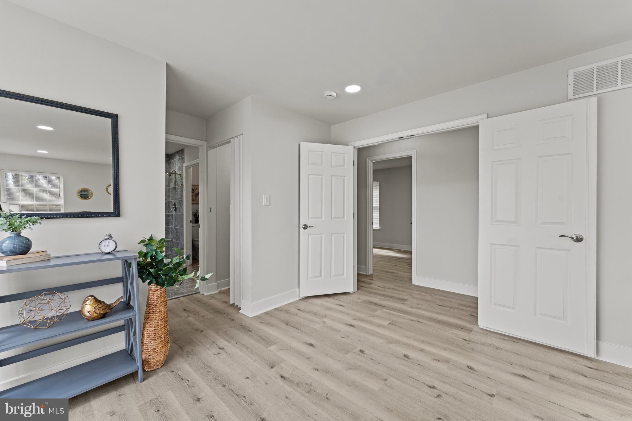 WINDSOR  MILL - Residential