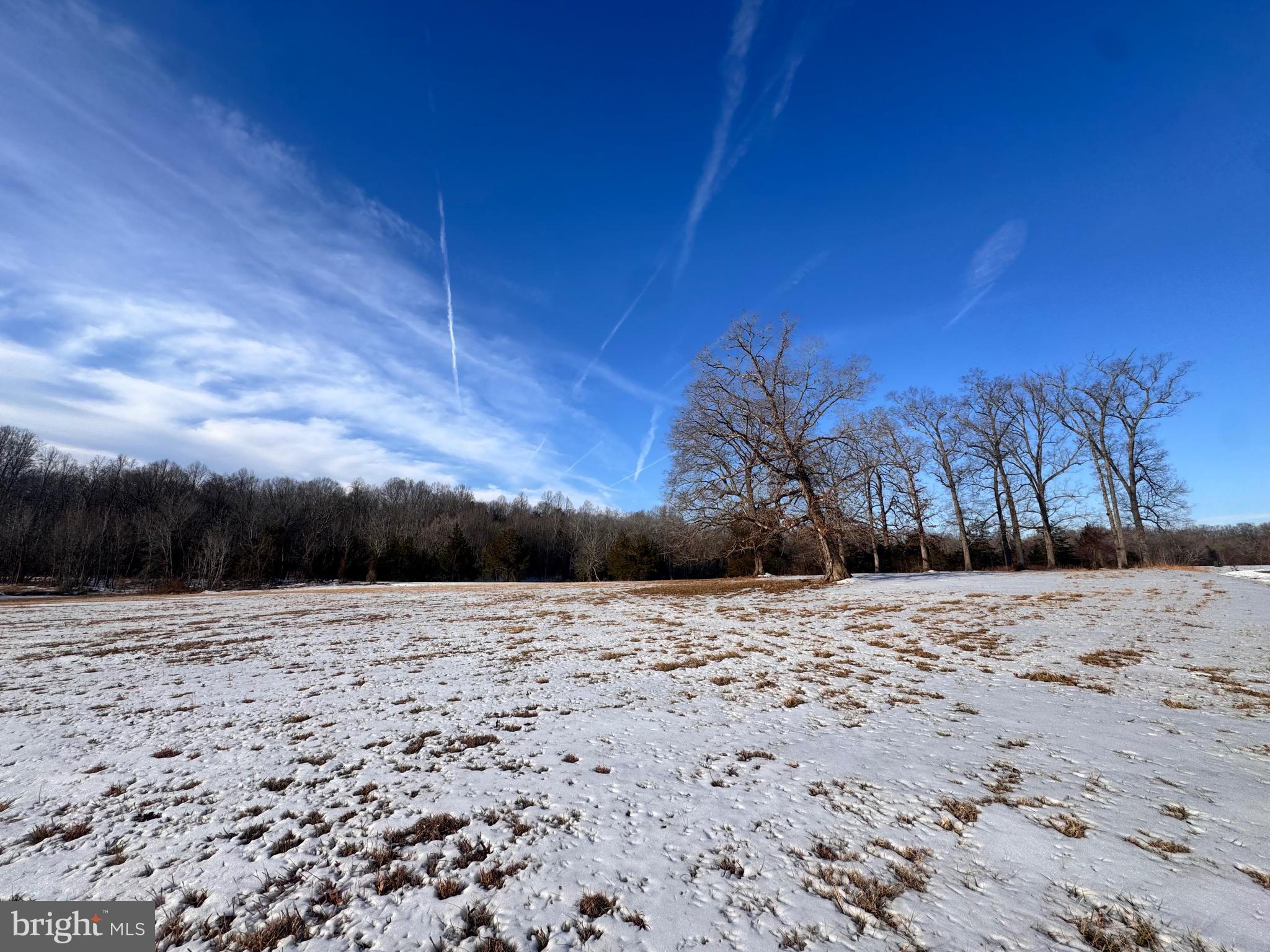 EQUESTRIAN SHORES - Land
