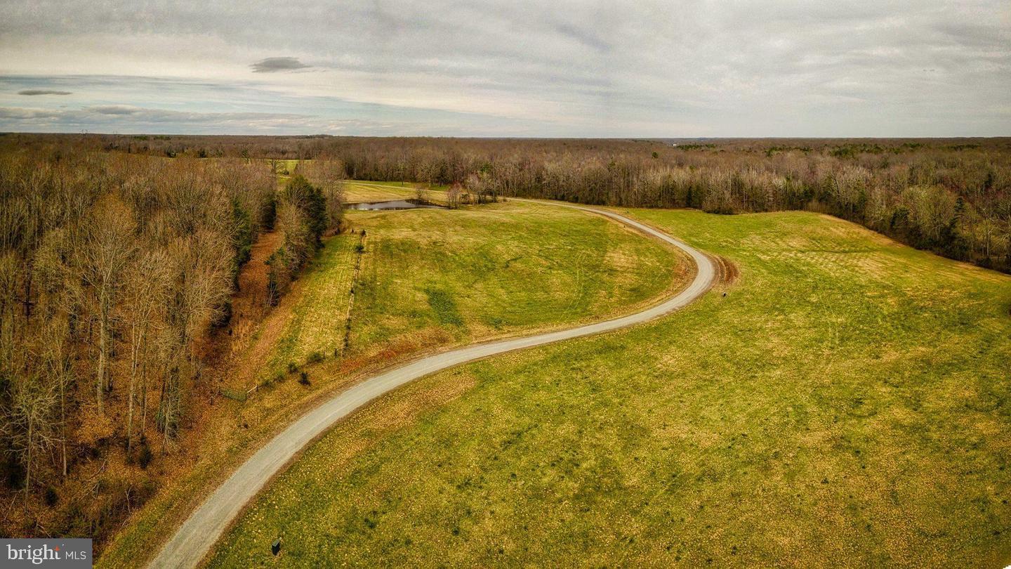 EQUESTRIAN SHORES - Land