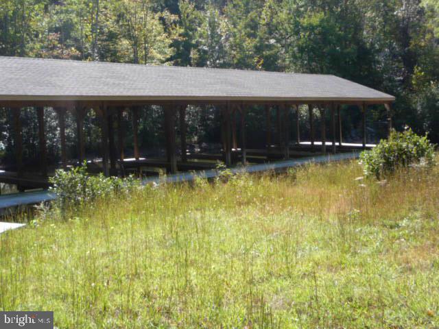 EQUESTRIAN SHORES - Land