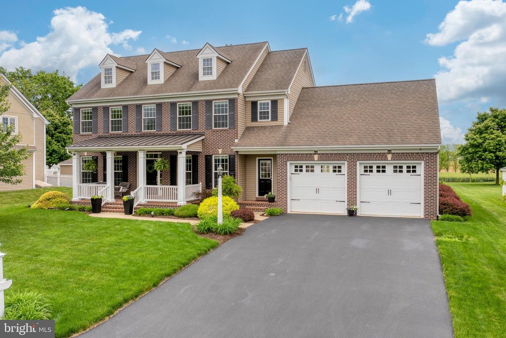 Photo of 312 Greenhedge Drive, Lancaster, PA 17603 (MLS # PALA2051186)