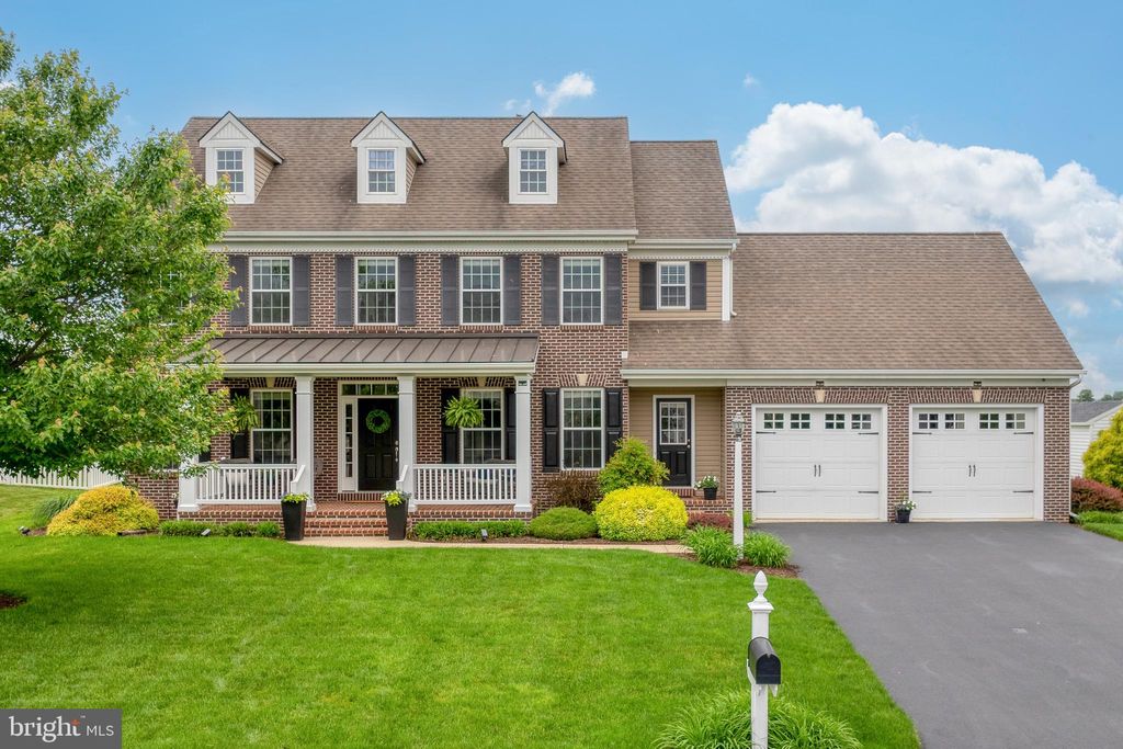 Photo of 312 Greenhedge Drive, Lancaster, PA 17603 (MLS # PALA2051186)