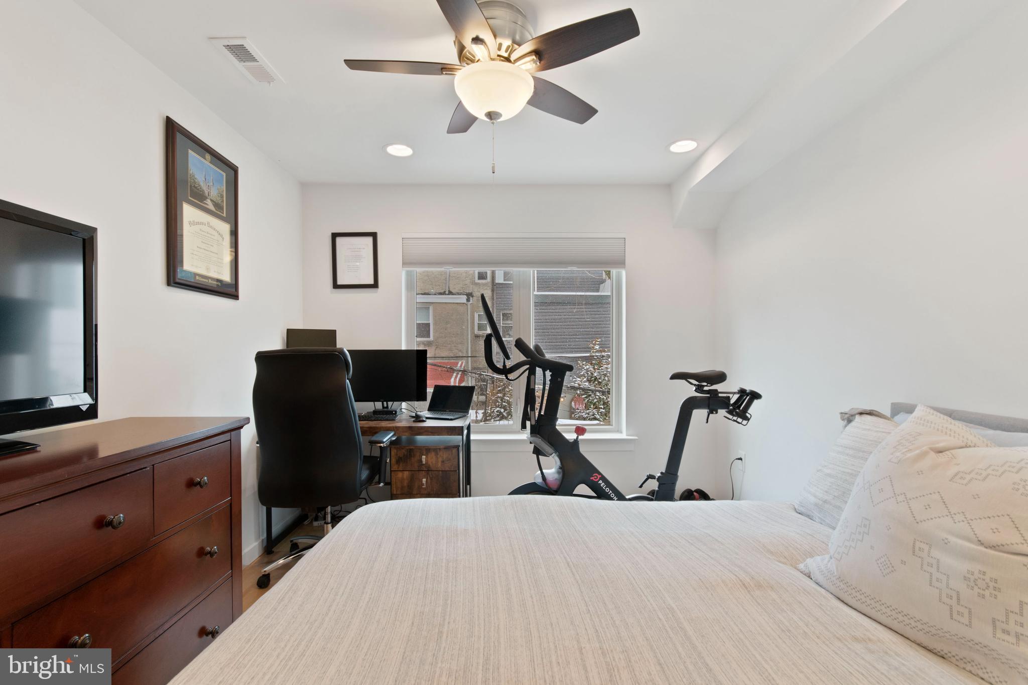 FAIRMOUNT - Residential