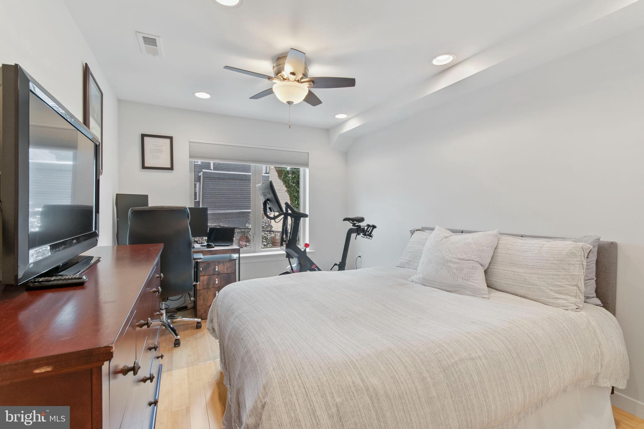 FAIRMOUNT - Residential