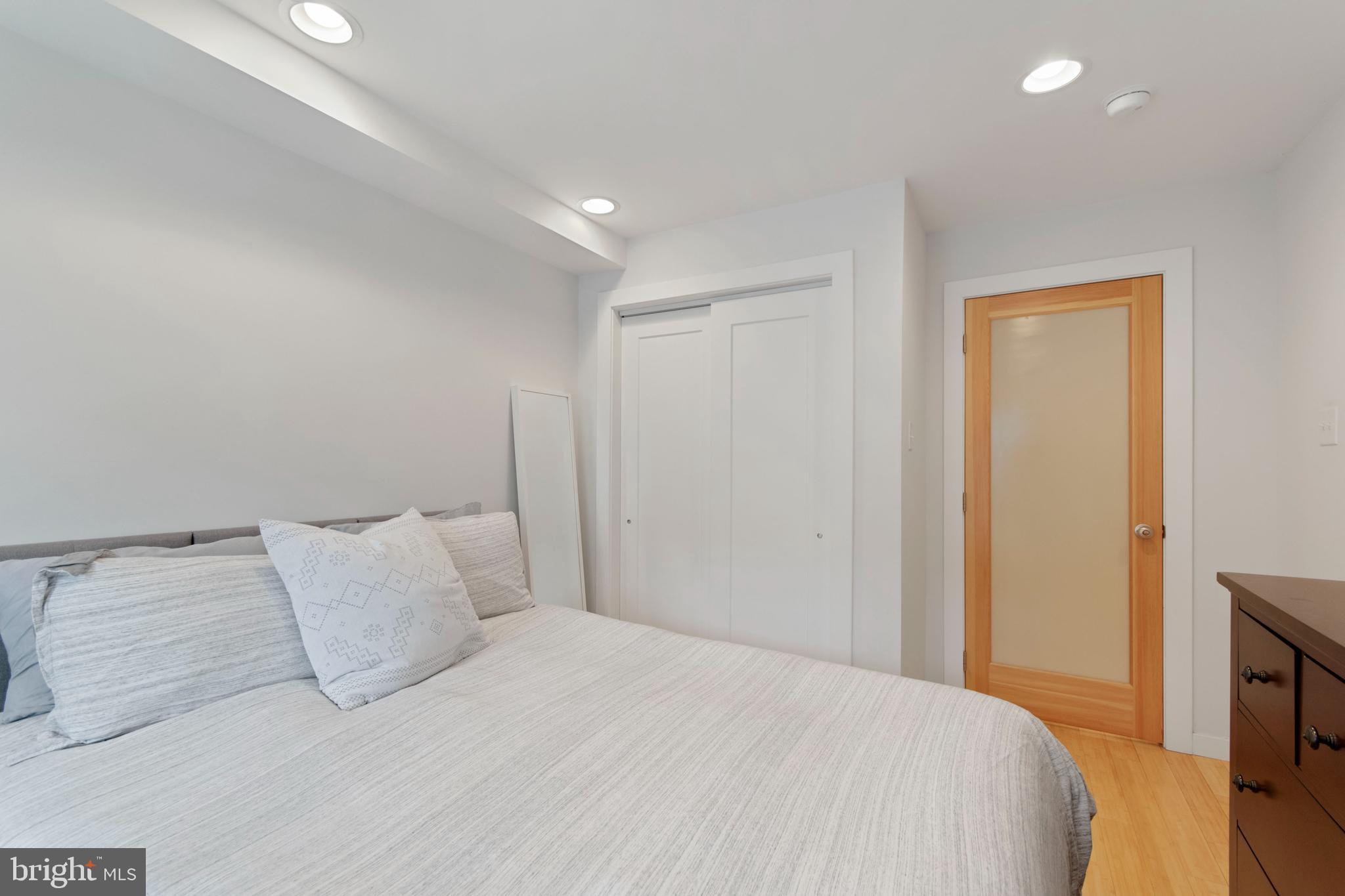 FAIRMOUNT - Residential