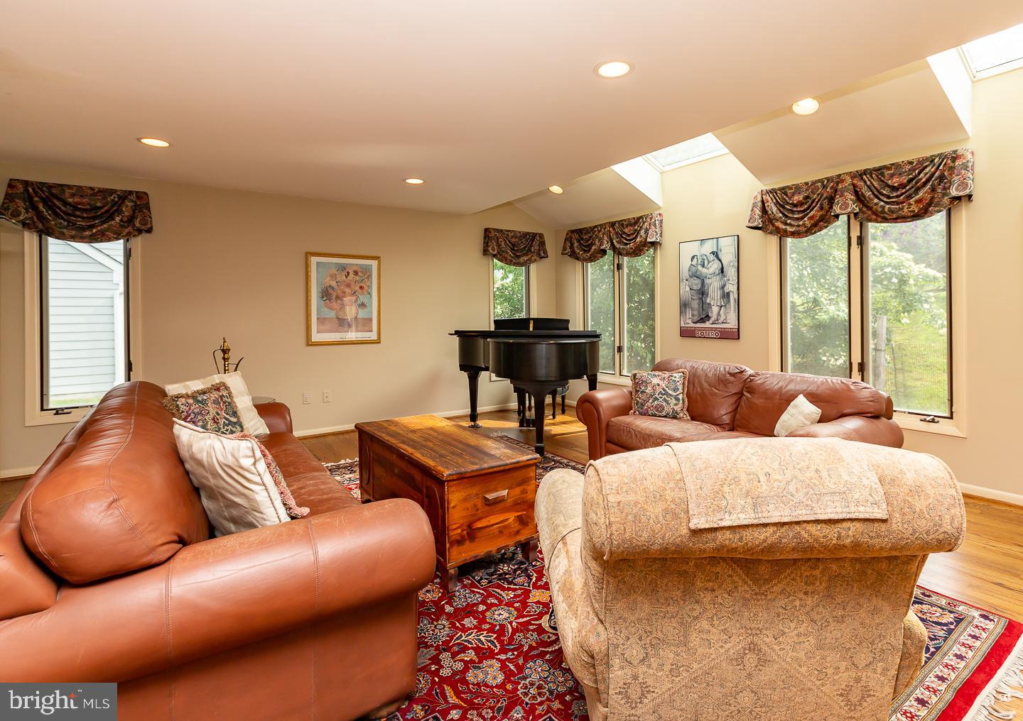 INDIAN CREEK - Residential