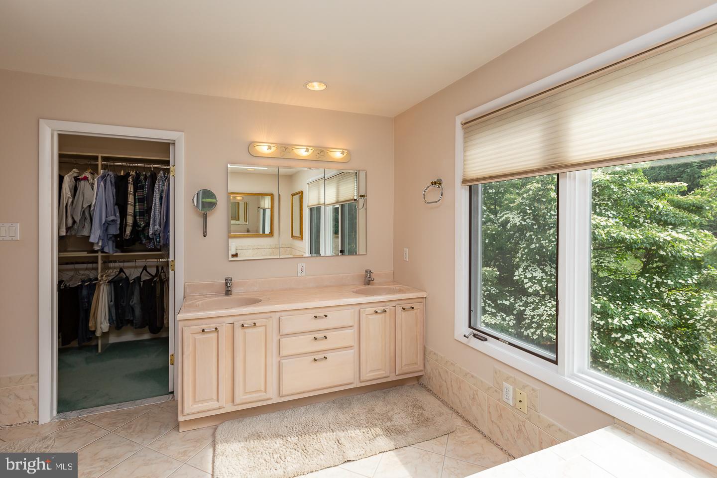 INDIAN CREEK - Residential