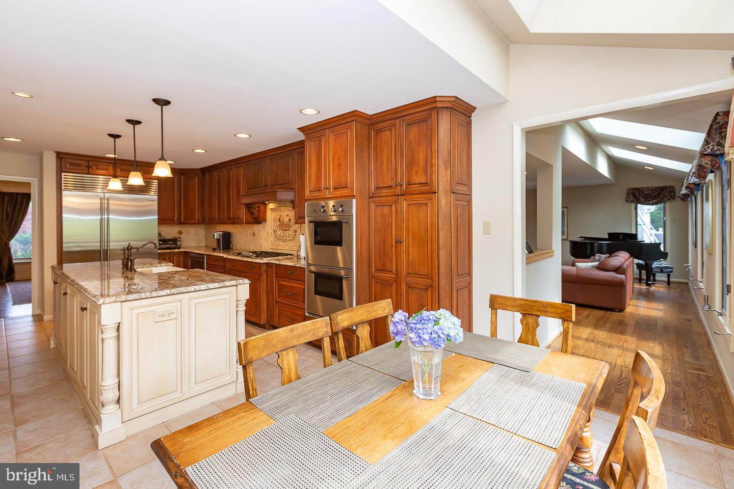 INDIAN CREEK - Residential