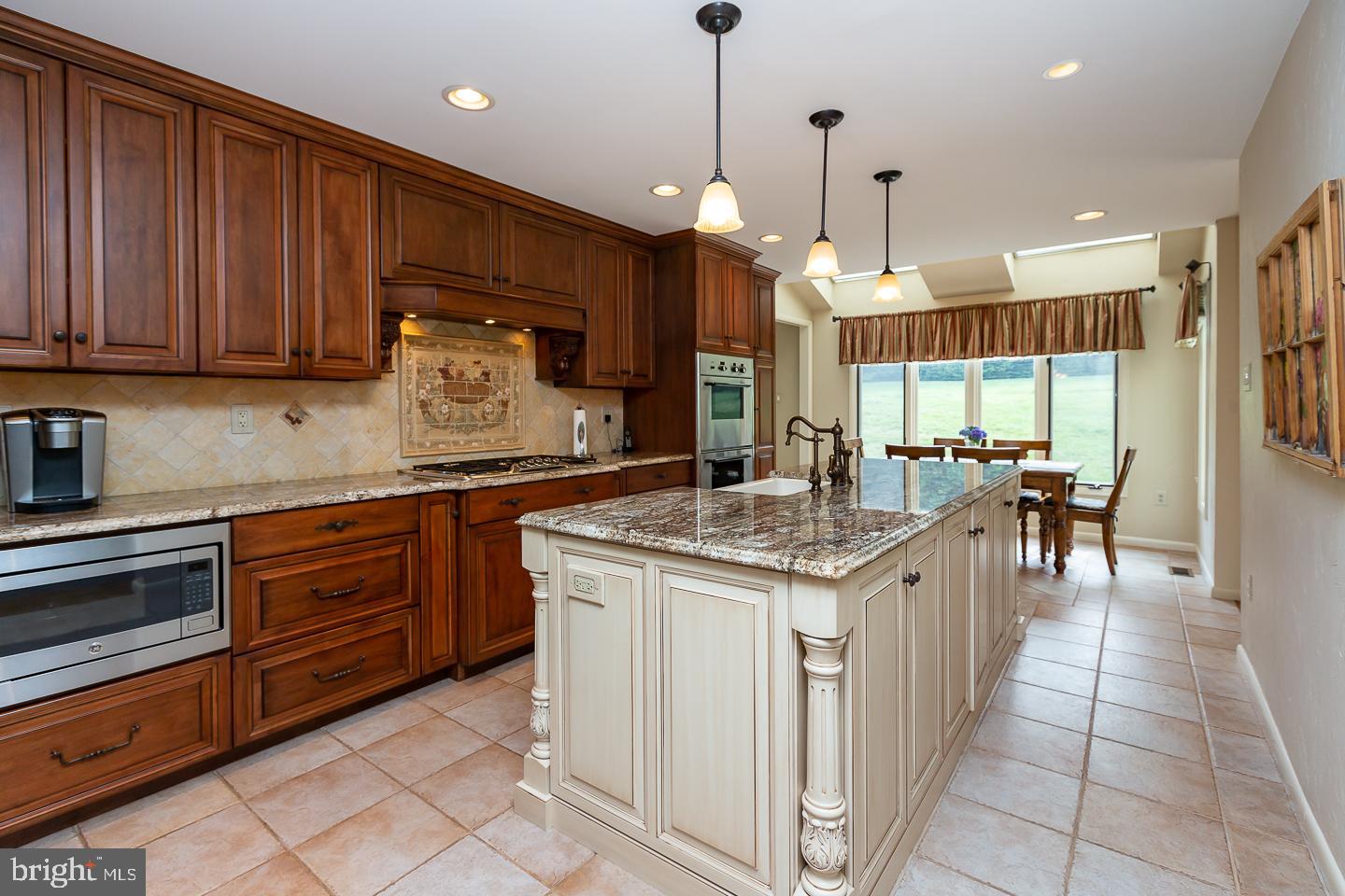 INDIAN CREEK - Residential