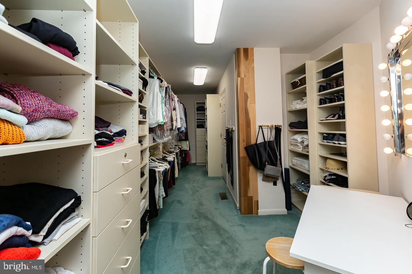 INDIAN CREEK - Residential