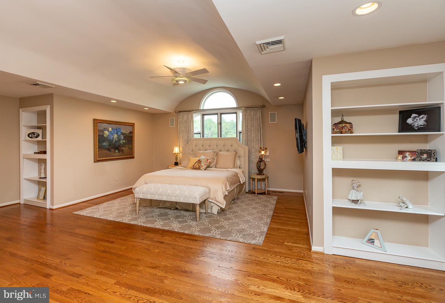 INDIAN CREEK - Residential