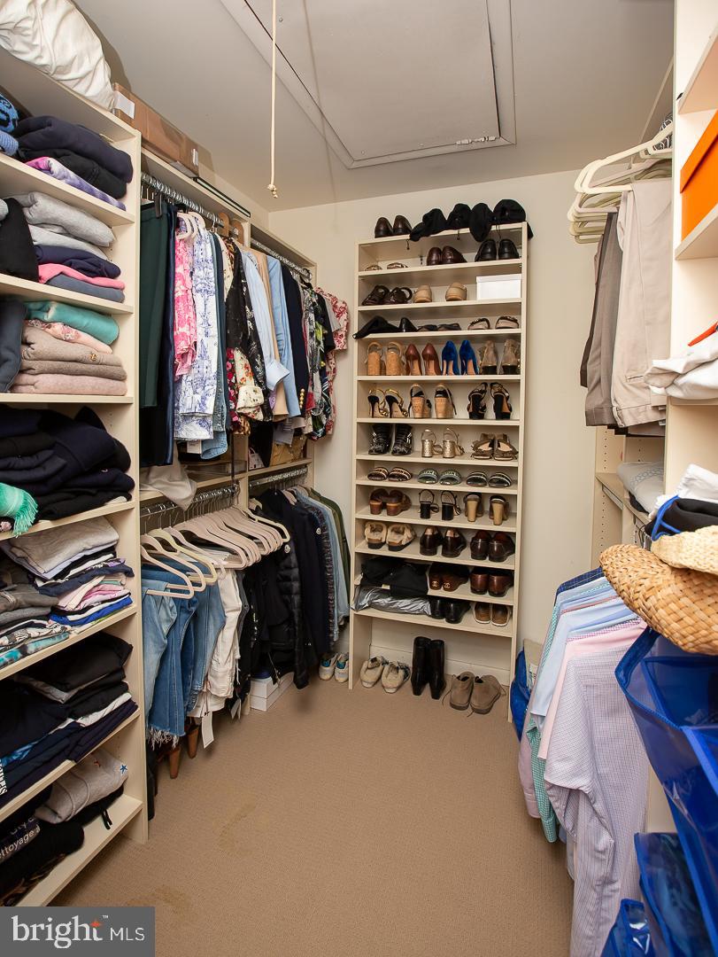 INDIAN CREEK - Residential