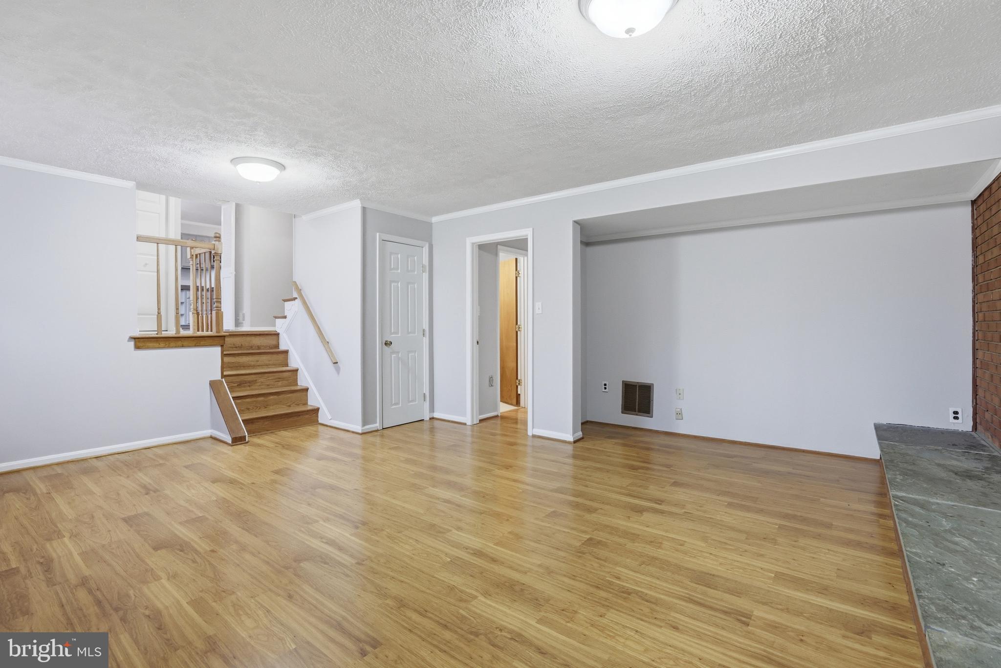 SOUTHAMPTON FOREST - Residential Lease