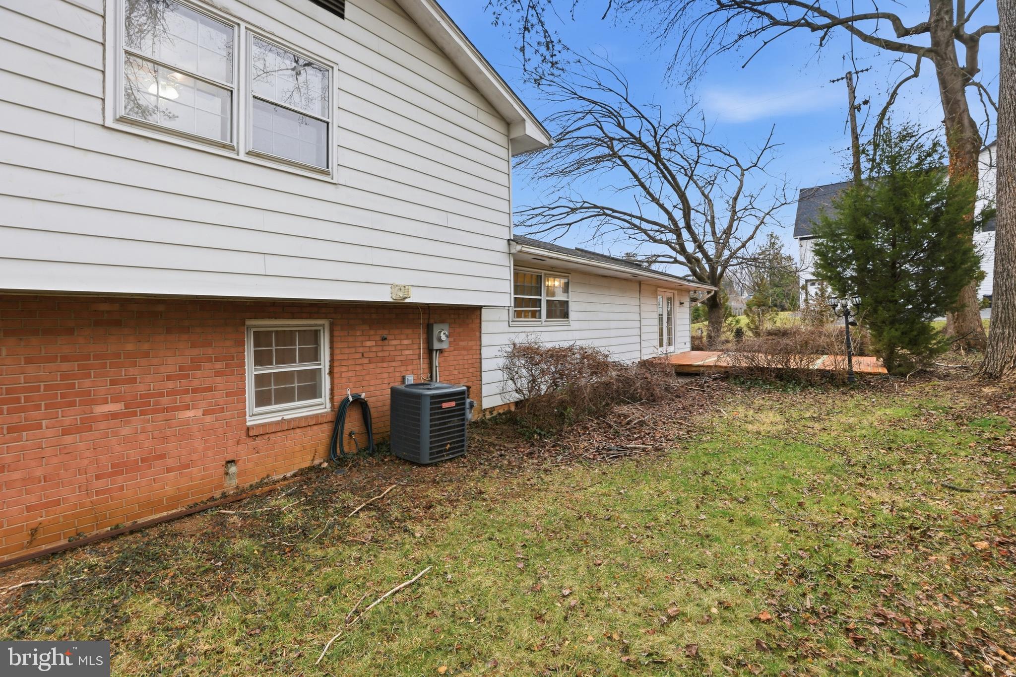 SOUTHAMPTON FOREST - Residential Lease