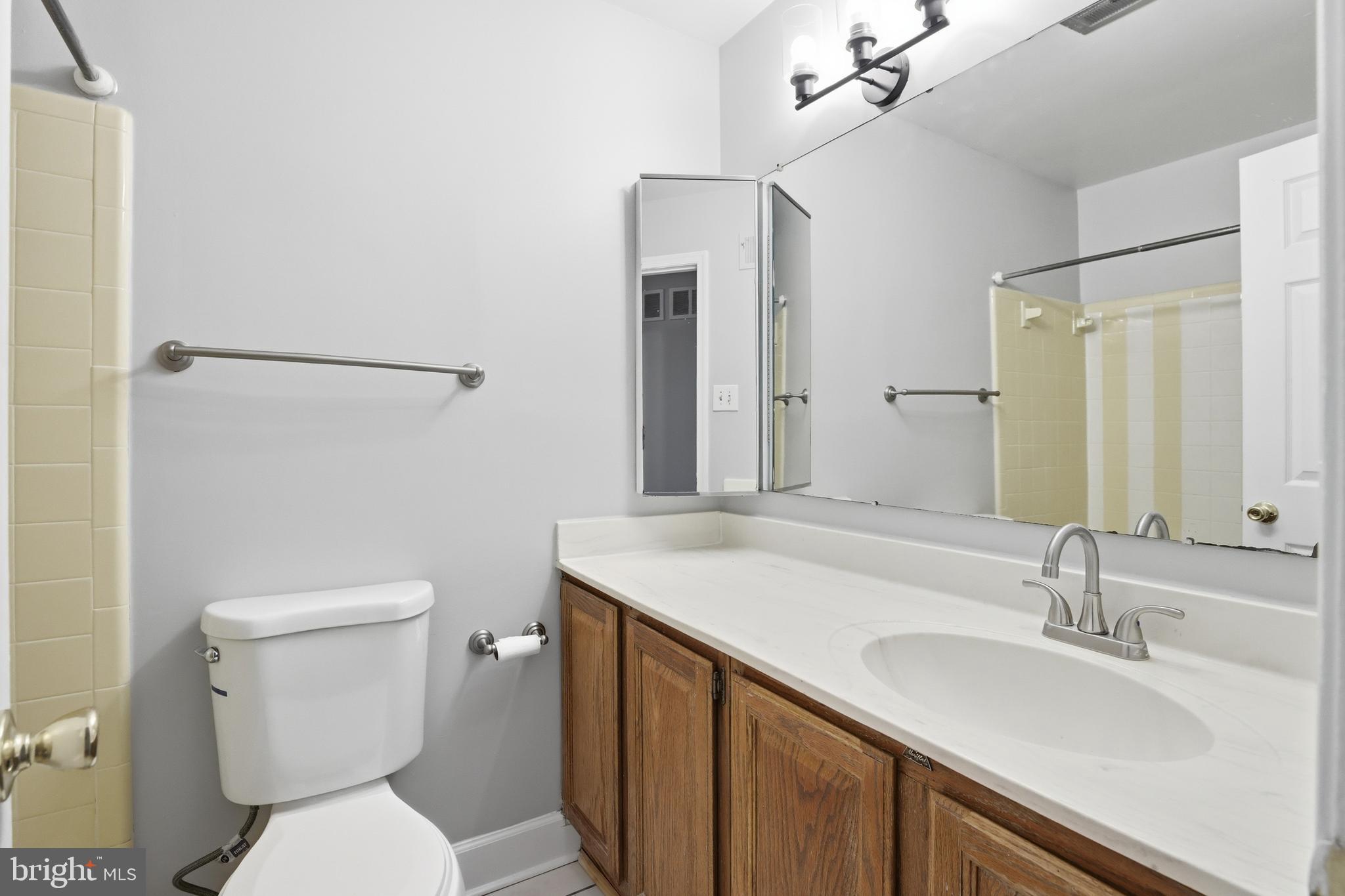 SOUTHAMPTON FOREST - Residential Lease