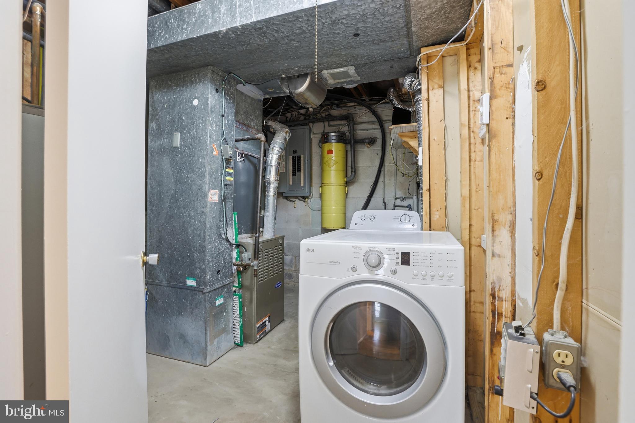 SOUTHAMPTON FOREST - Residential Lease