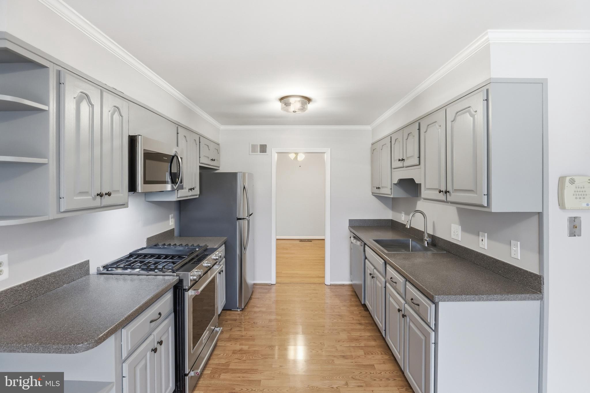 SOUTHAMPTON FOREST - Residential Lease