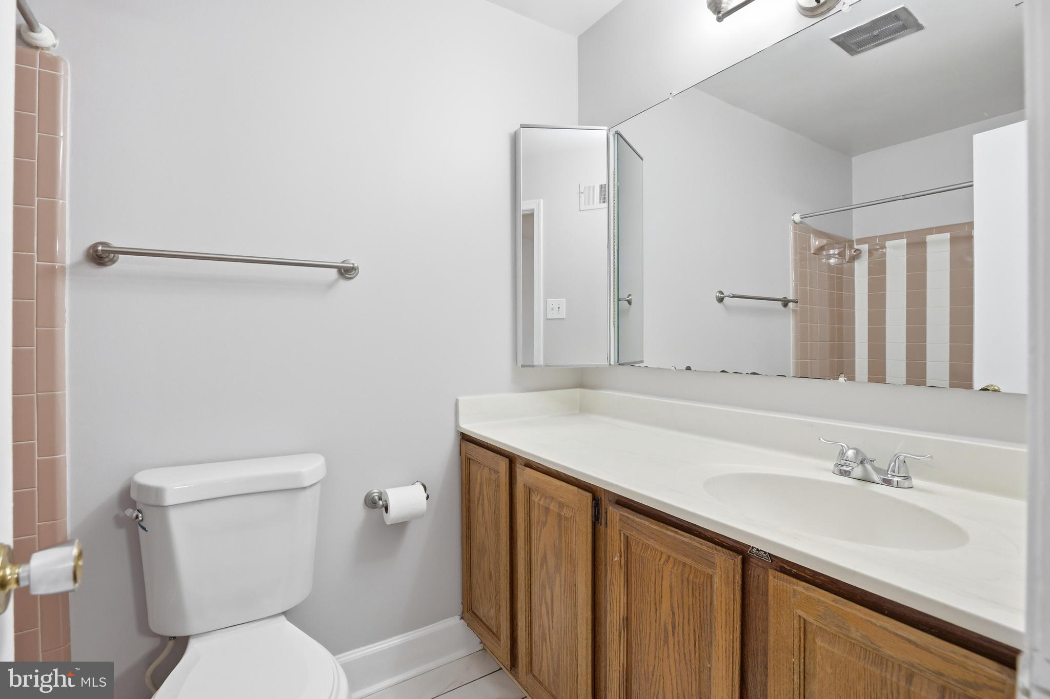 SOUTHAMPTON FOREST - Residential Lease