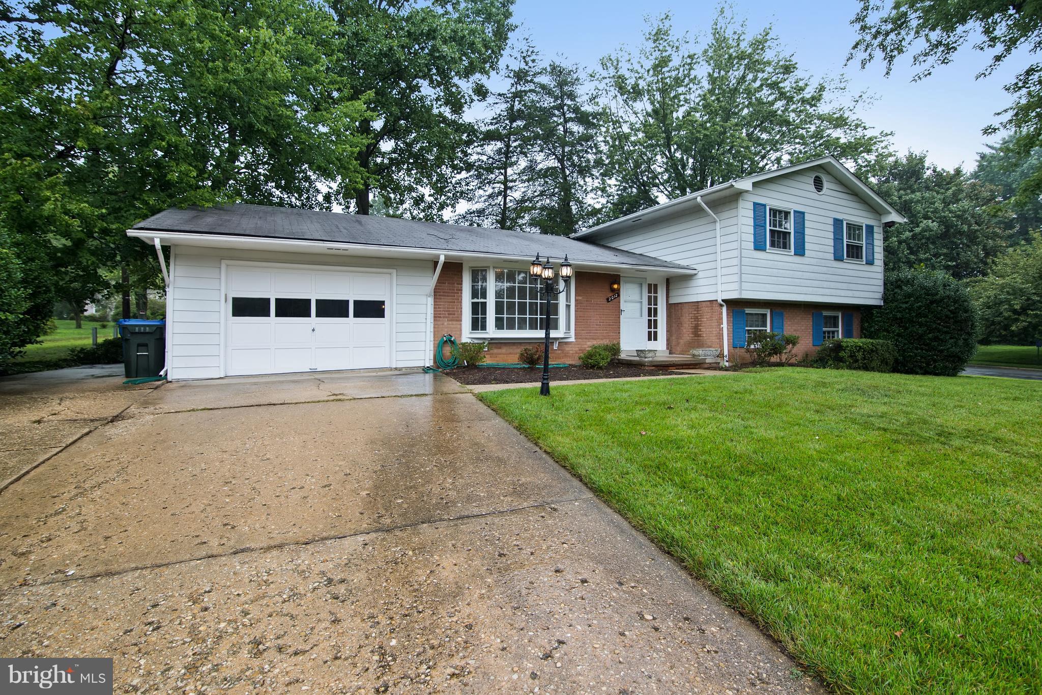 2012 FRIENDSHIP LANE