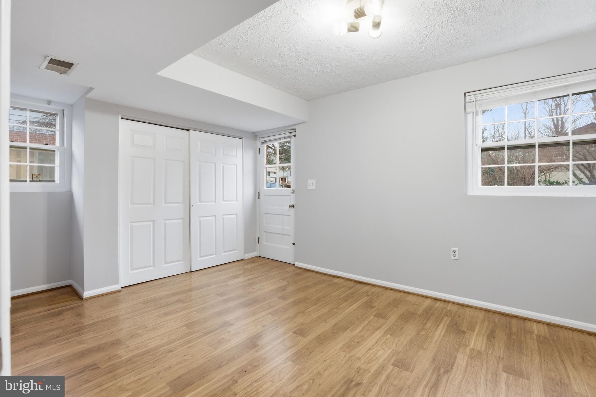 SOUTHAMPTON FOREST - Residential Lease