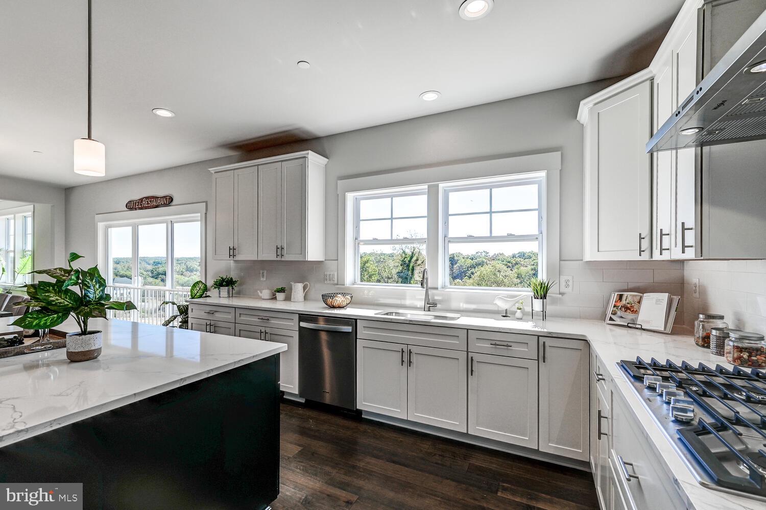 SHAMROCK ESTATES - Residential