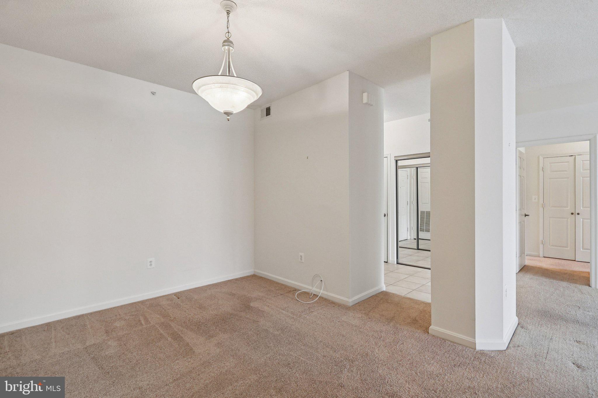 LANSDOWNE WOODS - Residential