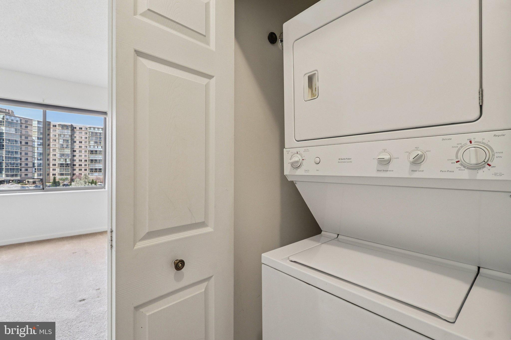 LANSDOWNE WOODS - Residential