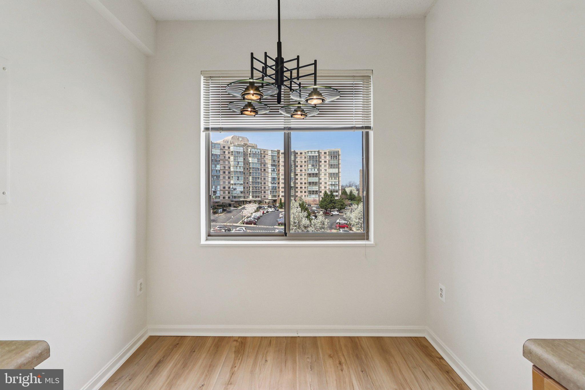 LANSDOWNE WOODS - Residential