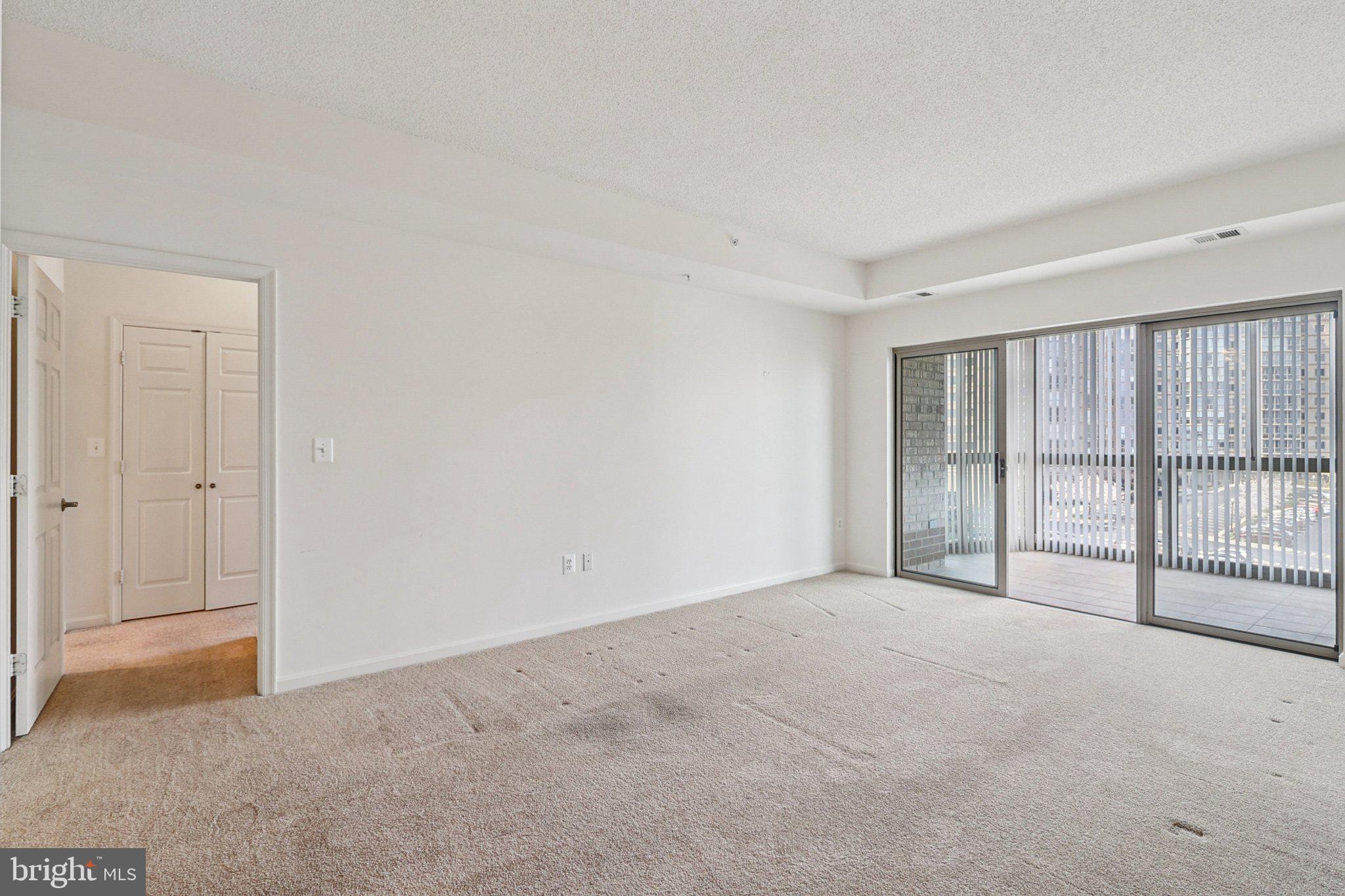 LANSDOWNE WOODS - Residential