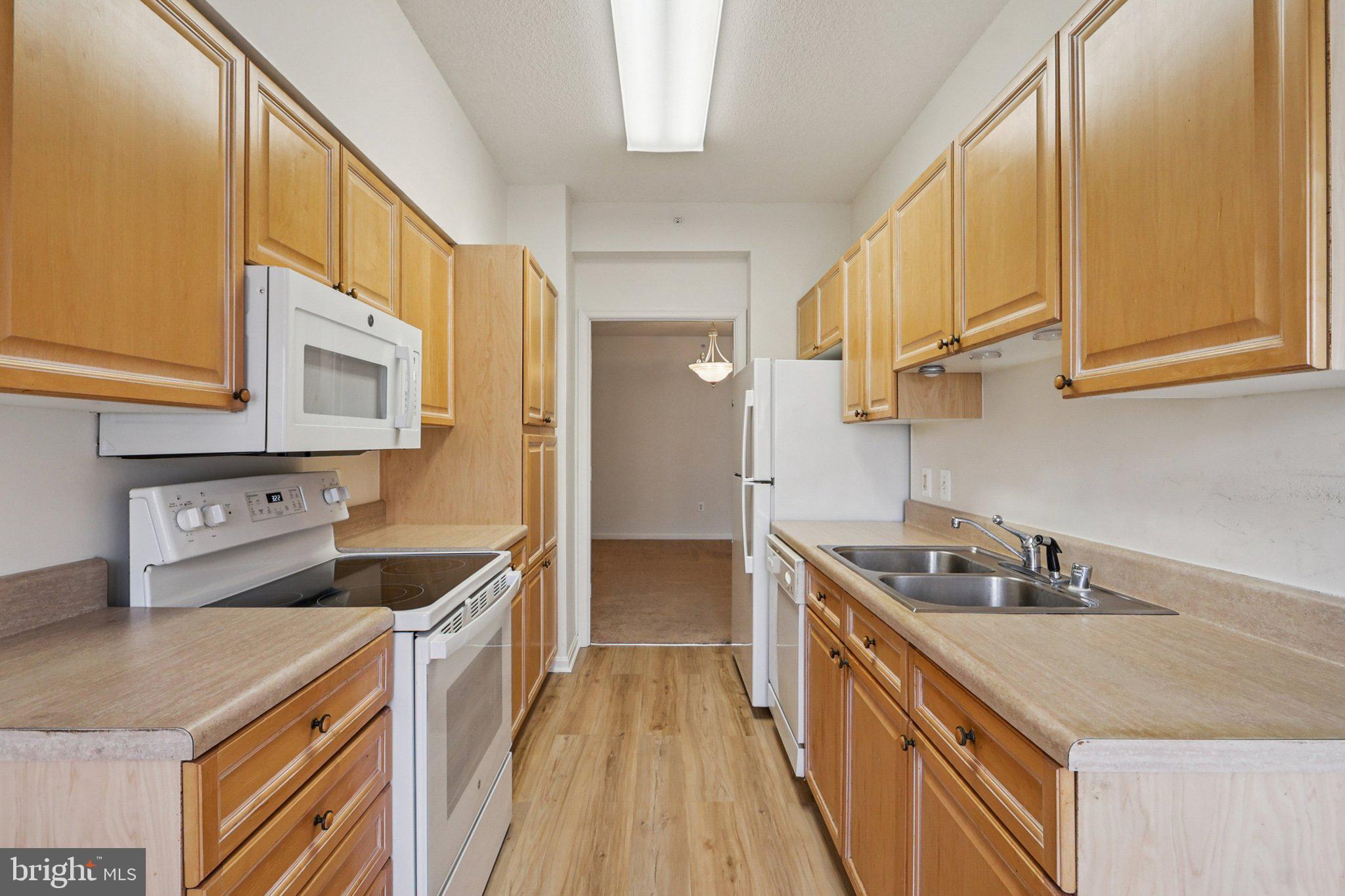 LANSDOWNE WOODS - Residential