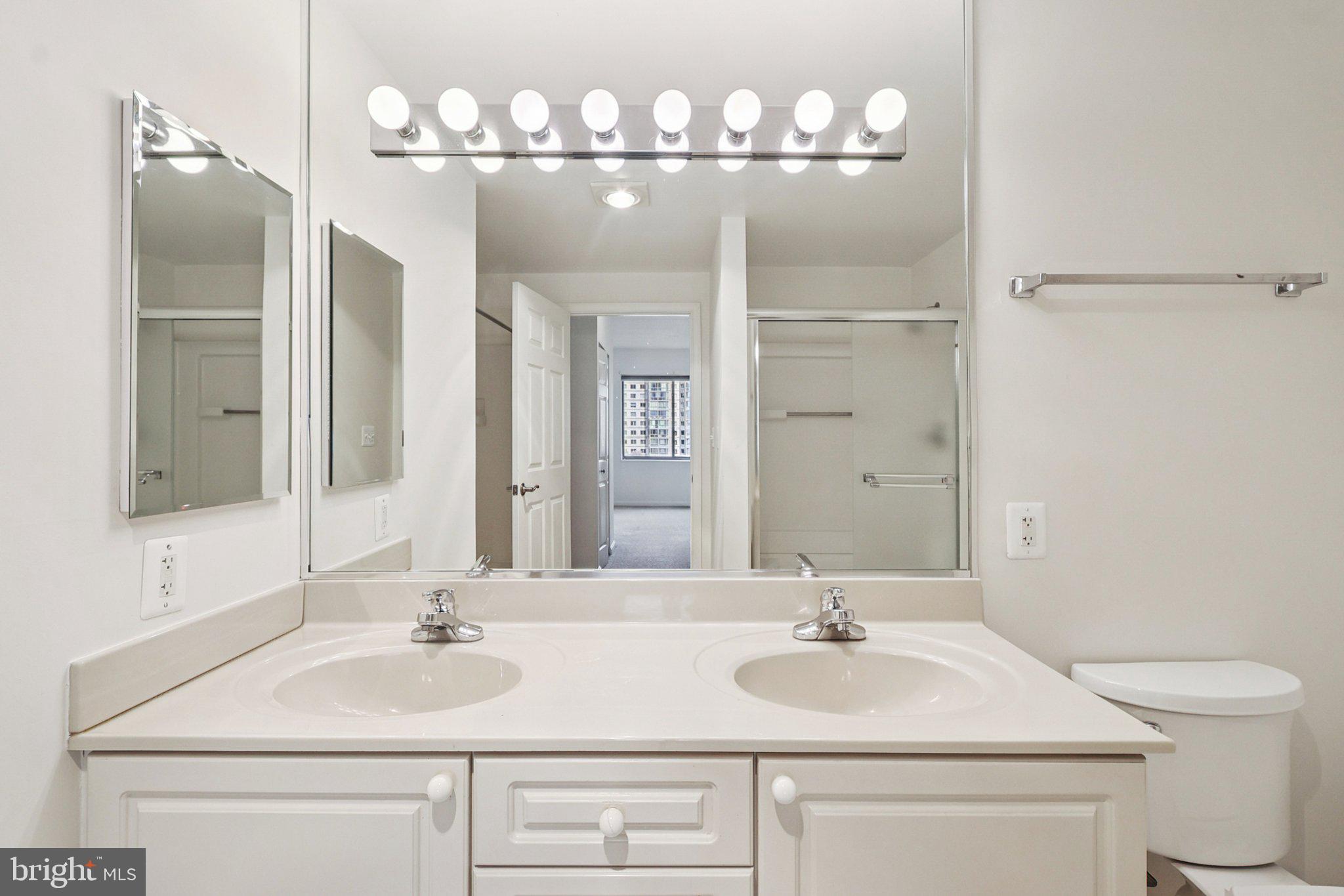 LANSDOWNE WOODS - Residential