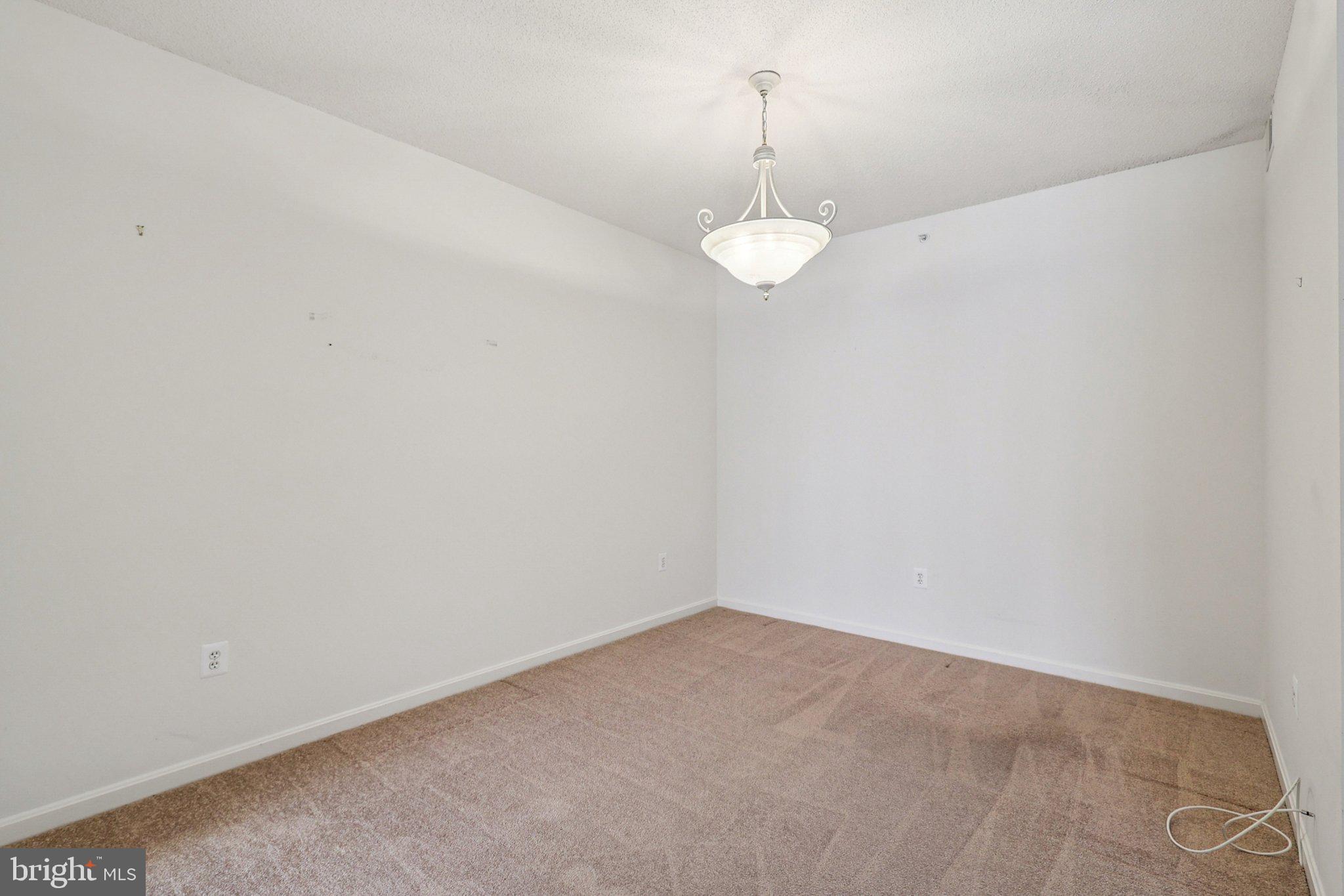 LANSDOWNE WOODS - Residential