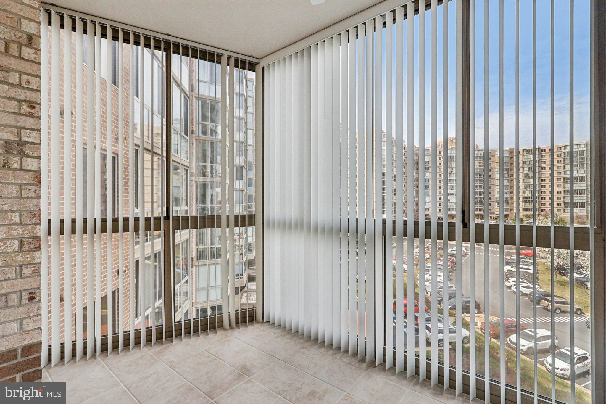 LANSDOWNE WOODS - Residential