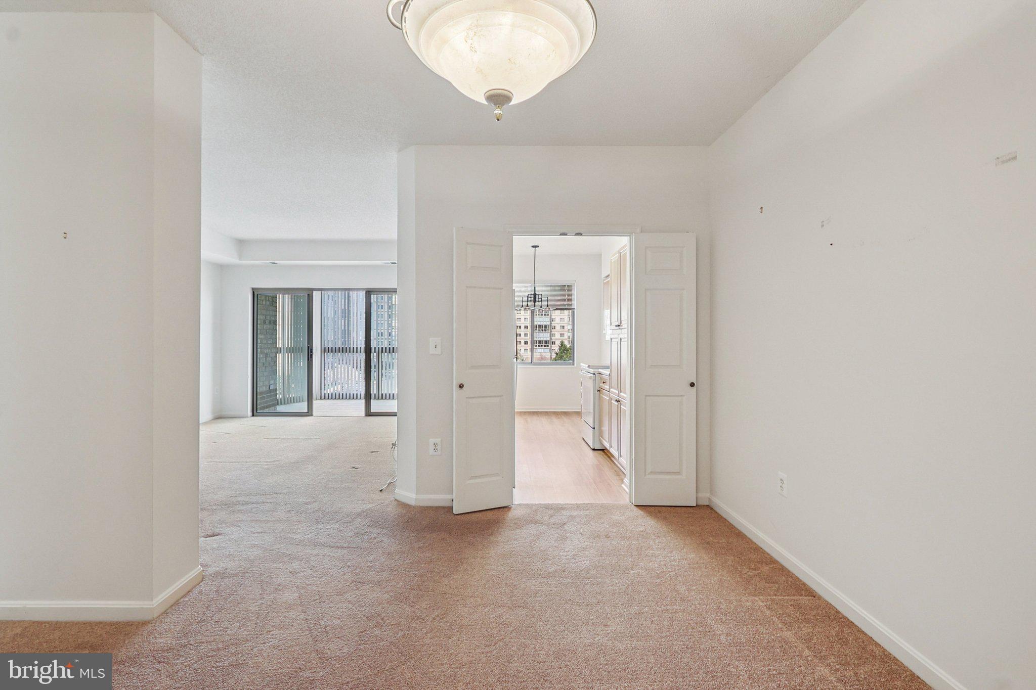 LANSDOWNE WOODS - Residential