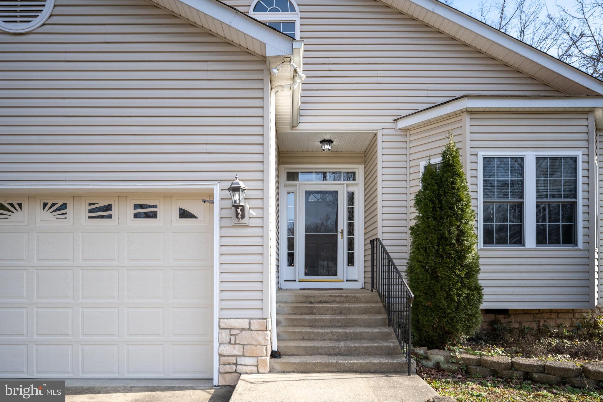 LAKE OF THE WOODS - Residential Lease