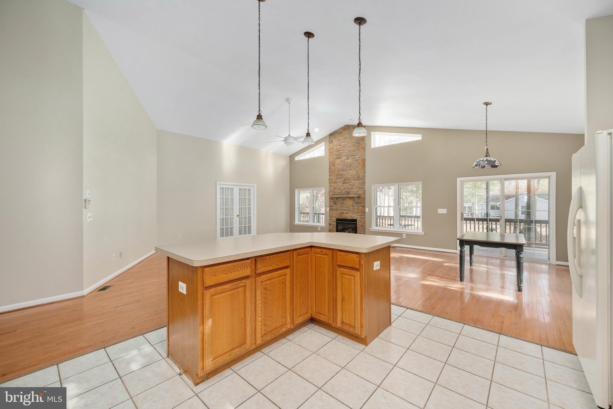 LAKE OF THE WOODS - Residential Lease