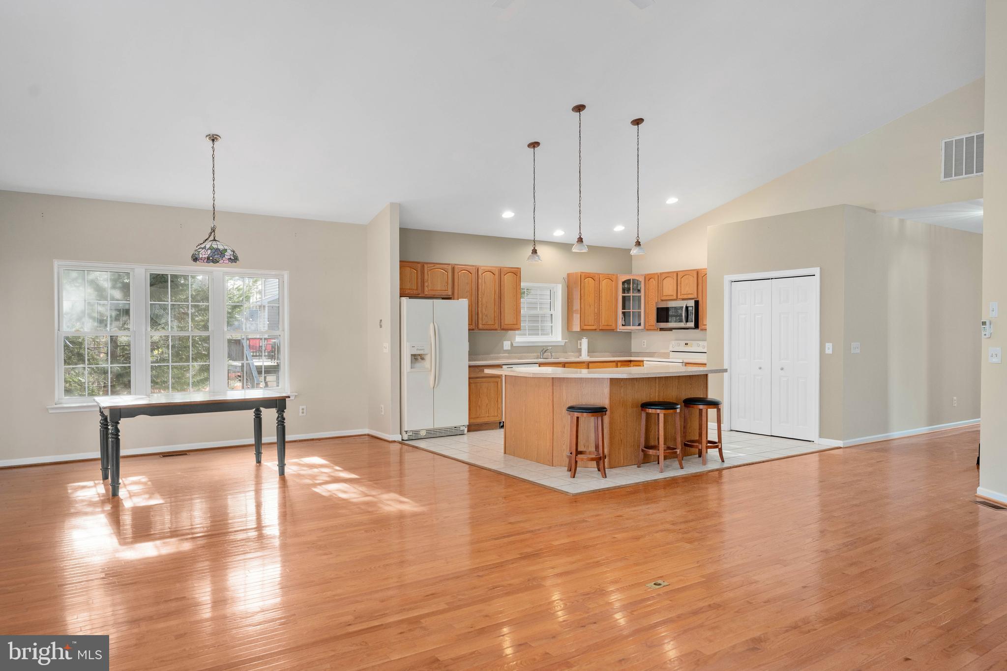 LAKE OF THE WOODS - Residential Lease