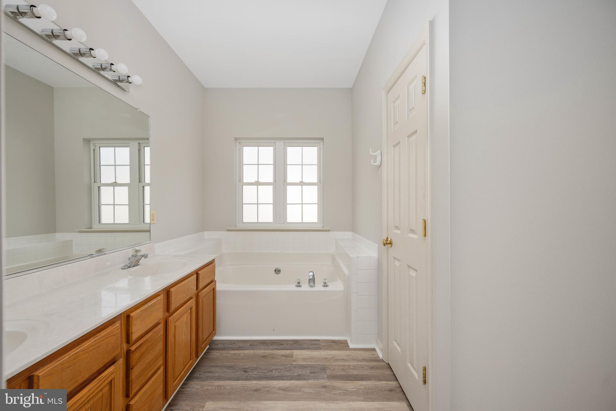 LAKE OF THE WOODS - Residential Lease