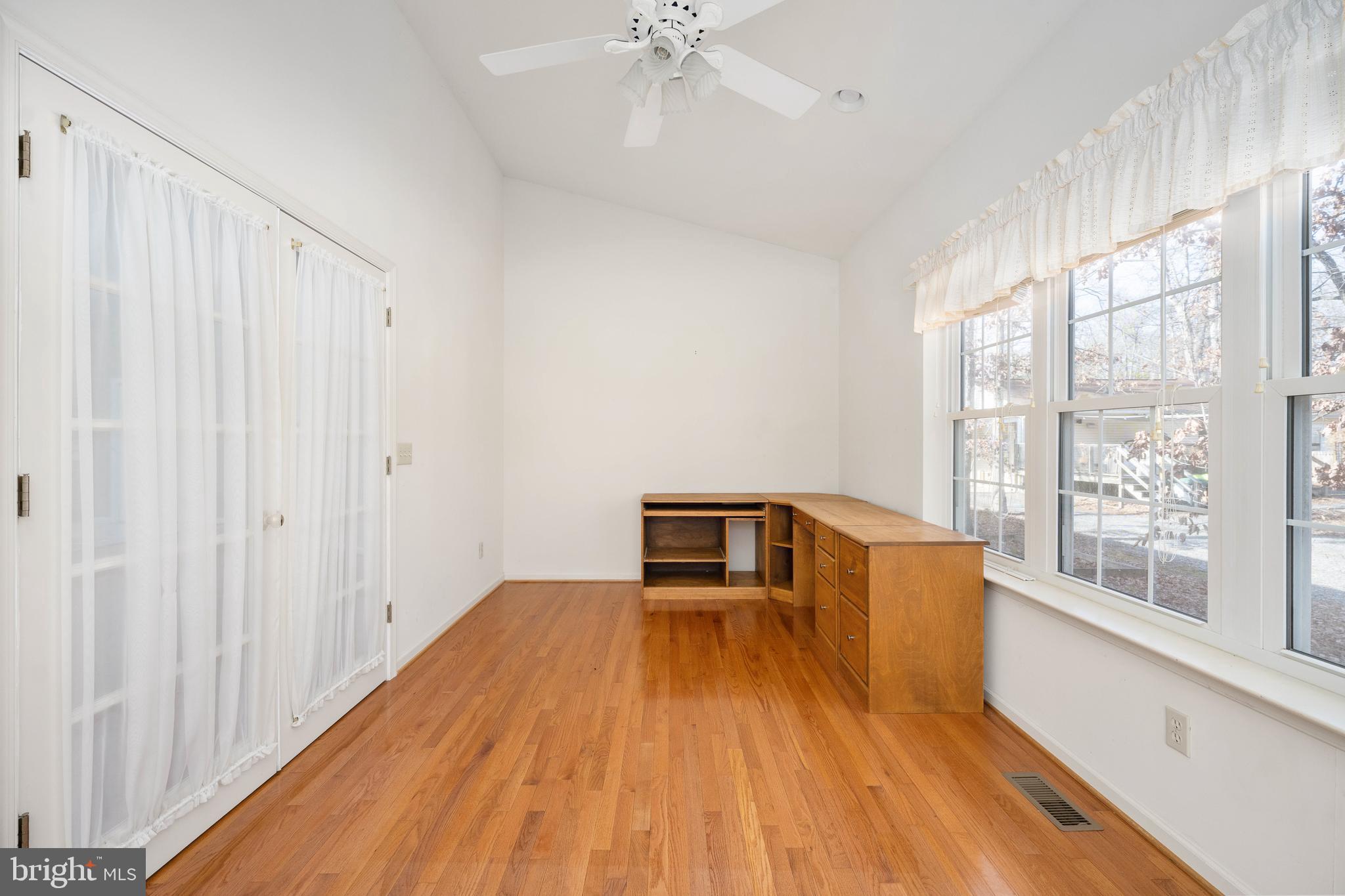 LAKE OF THE WOODS - Residential Lease